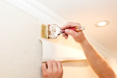 Pose de papier peint à Huez — revêtements muraux et toiles de verre